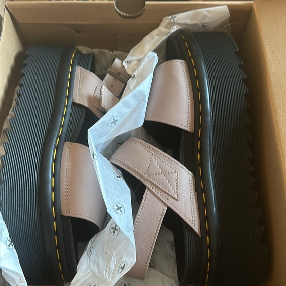 BRAND NEW DR MARTENS VOSS II ATHENA LEATHER STRAP PLATFORM SANDALS - Picture 3 of 6